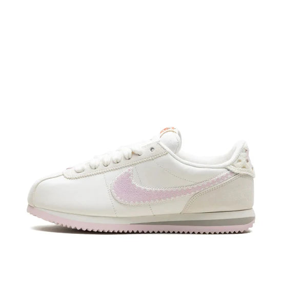 Sale Nike Cortez "Valentine's Day - 2025" sneakers