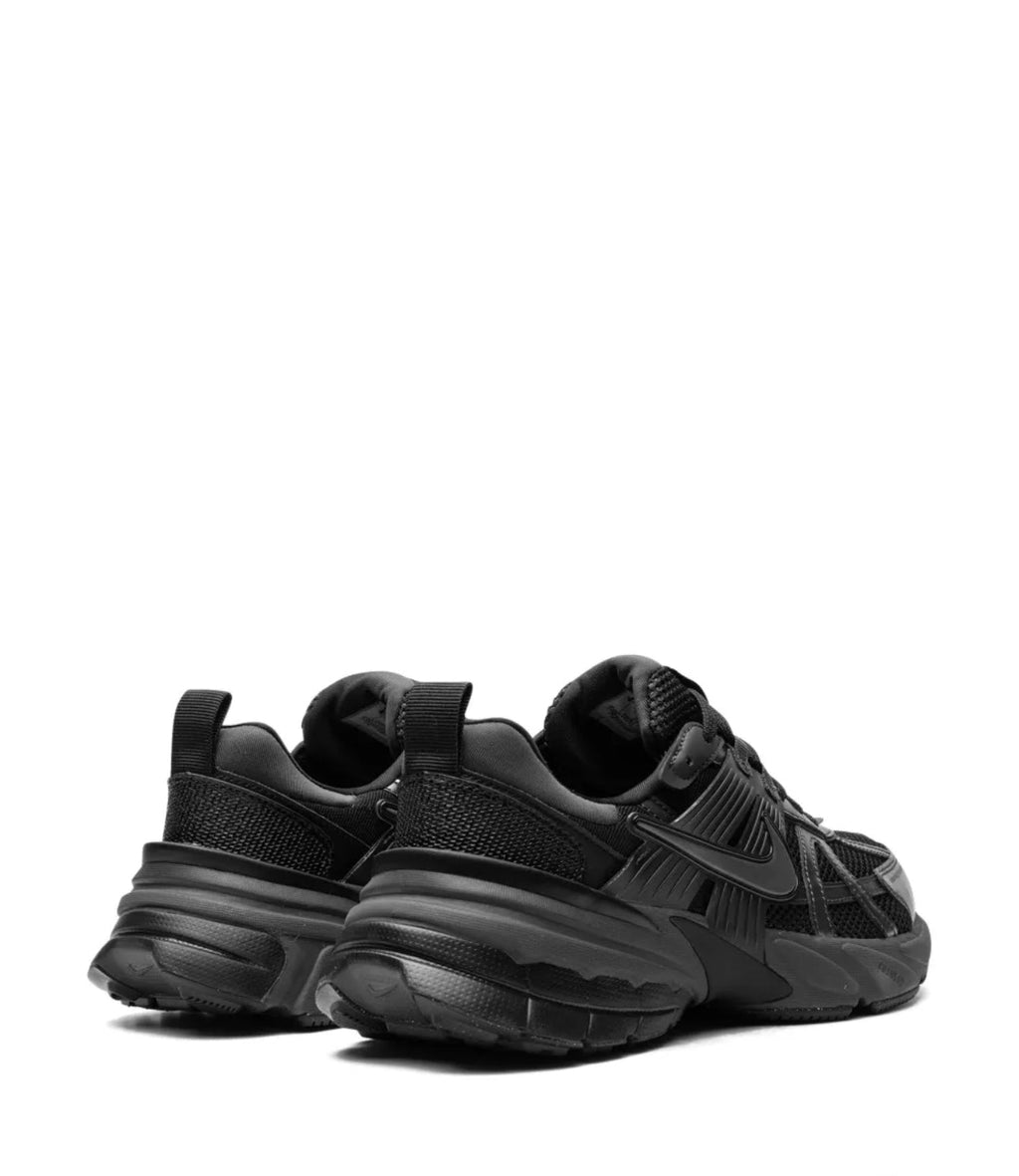 Nike V2K Run Black Dark Smoke Grey
