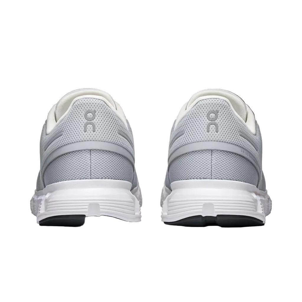 On cloud 6 Glacier | White