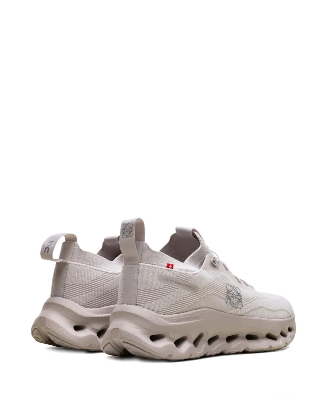 On Running Cloudtilt Loewe Sand