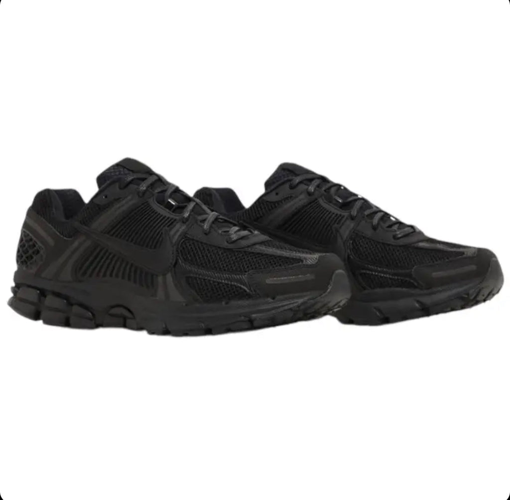 Nike Zoom Vomero 5 all black