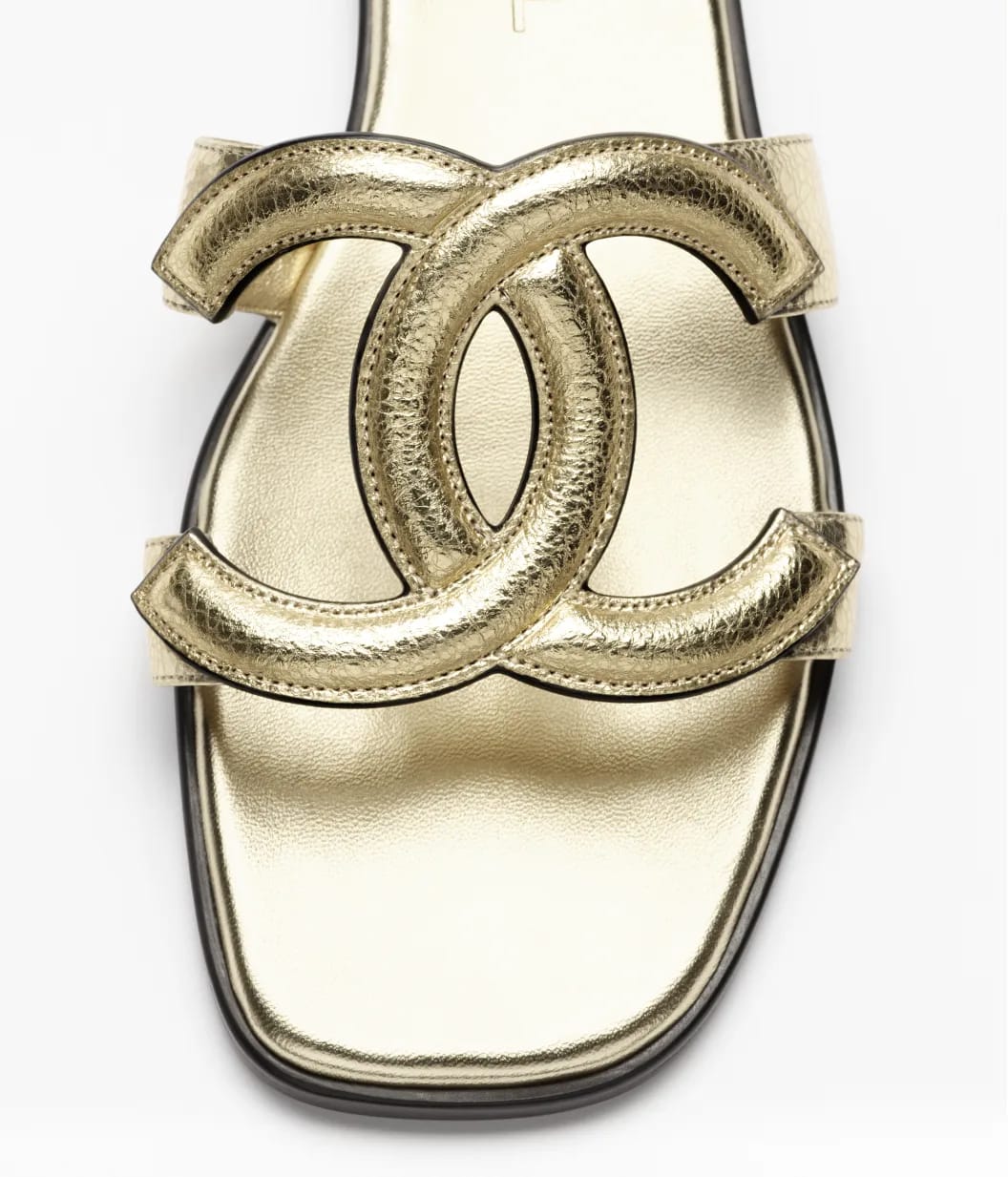 Chanel flip-flop gold