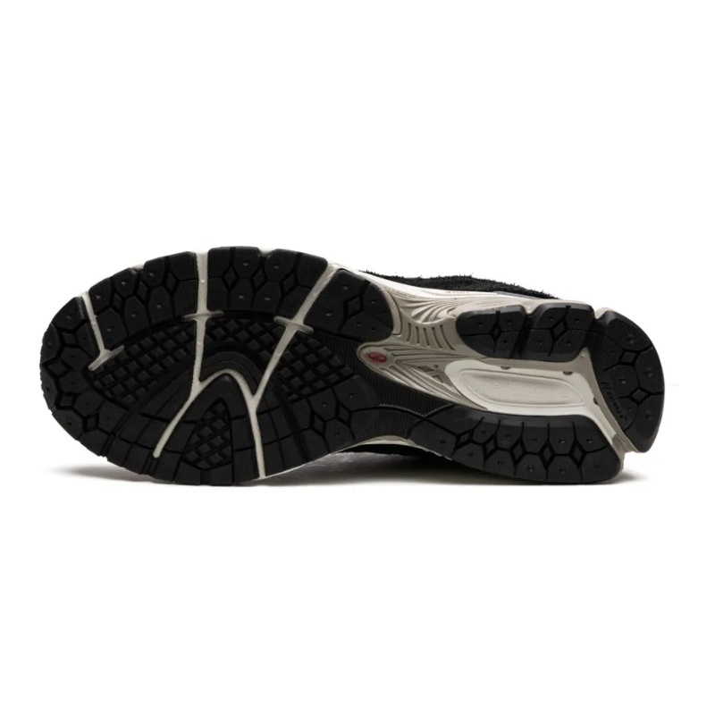 New Balance 2002R Protection – Pack Black Grey